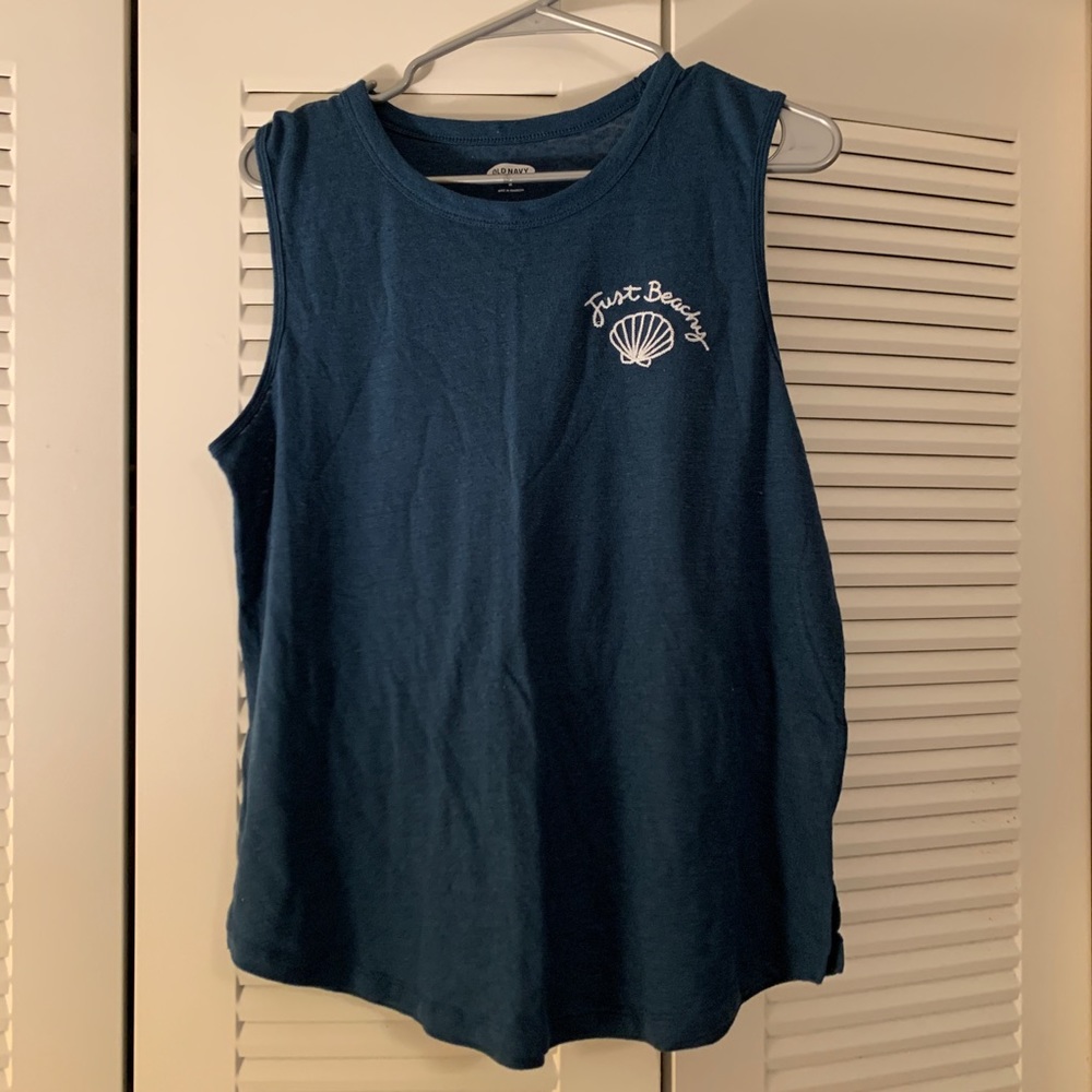 Never worn Old Navy tank size M